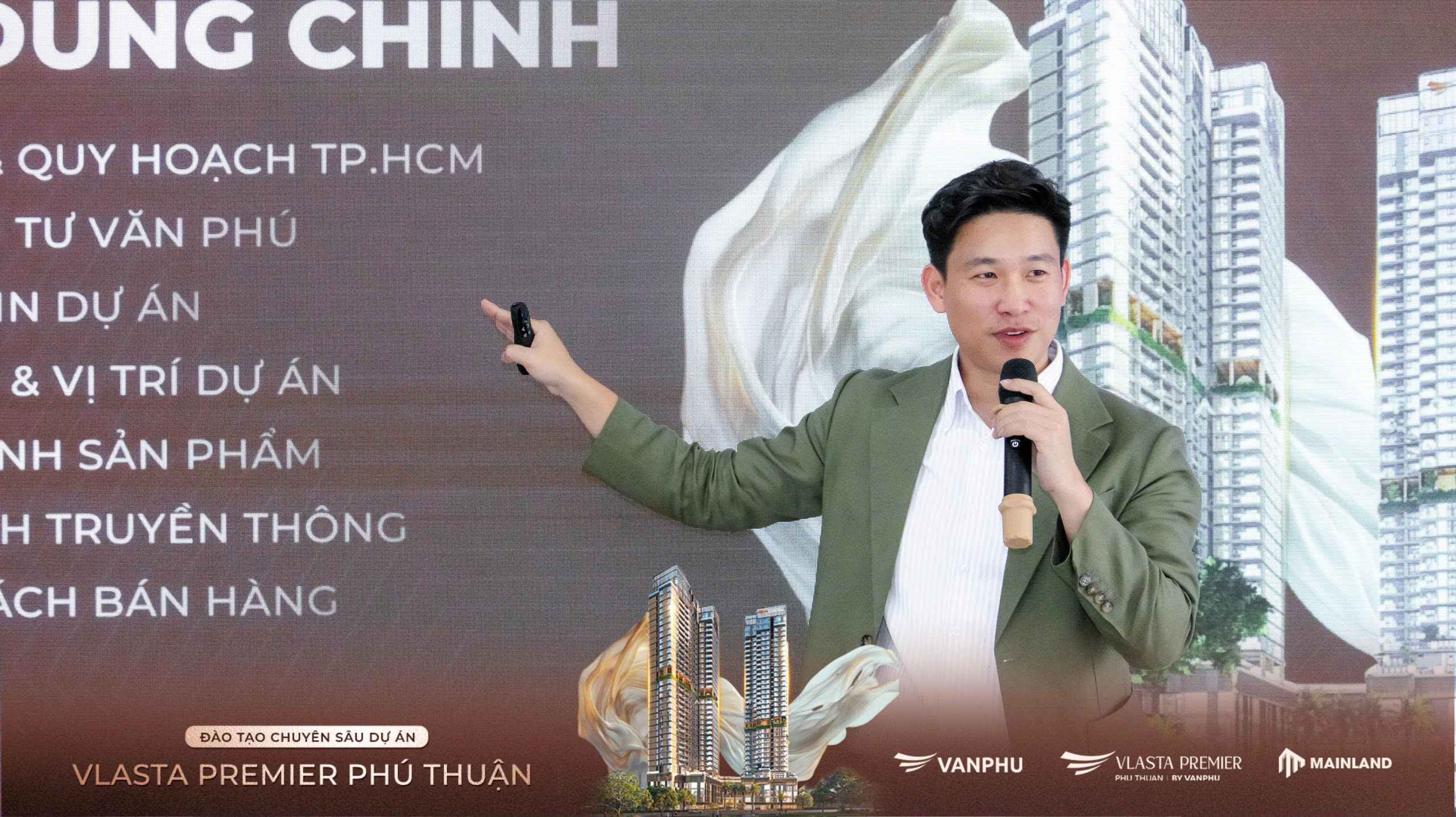 ong-nguyen-viet-dung-giam-doc-kinh-doanh-du-an-vlasta-premier-phu-thuan-dao-tao-cho-doi-ngu-chuyen-vien-kinh-doanh-mainland