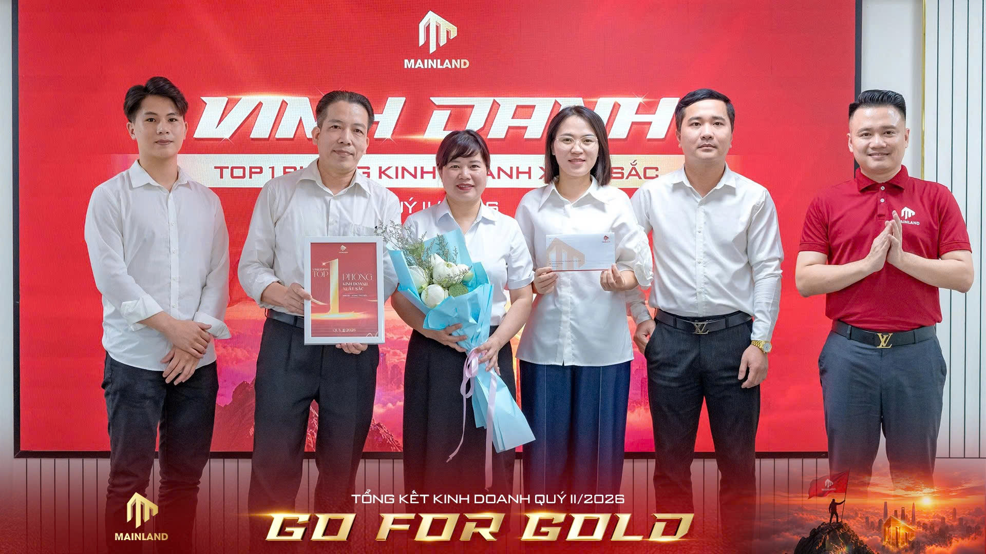 vinh-danh-top-1-phong-kinh-doanh-xuat-sac-tru-so-ha-noi
